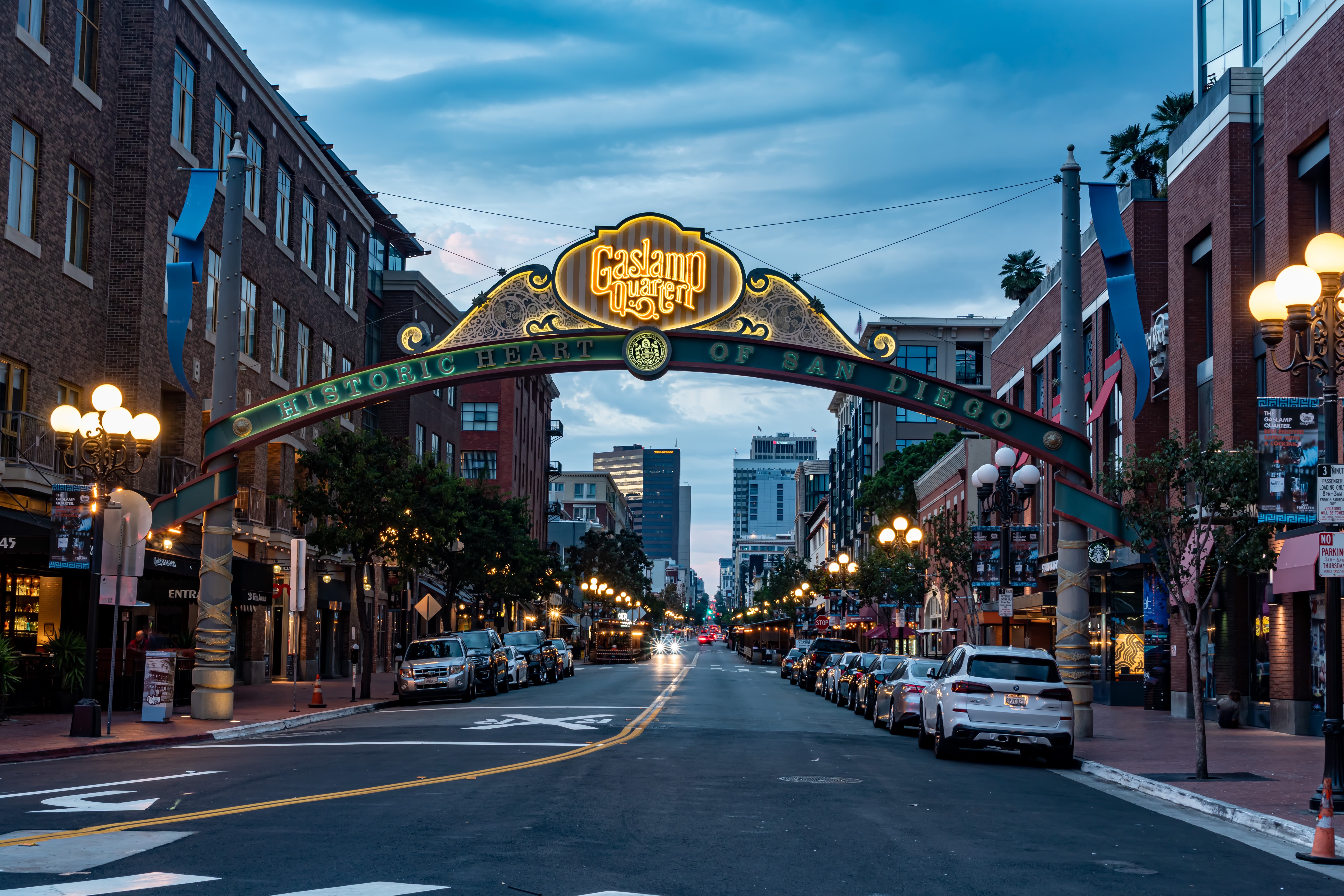 gaslampsign2.jpeg